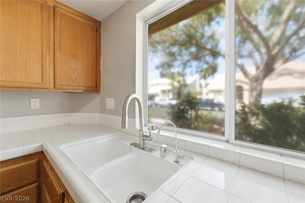 1725 Walingwood, North Las Vegas, NV 89031