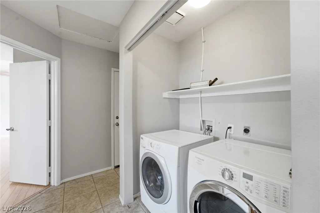 1725 Walingwood, North Las Vegas, NV 89031