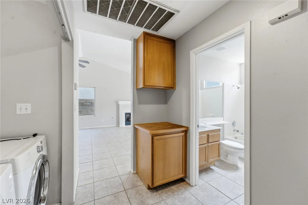 1725 Walingwood, North Las Vegas, NV 89031