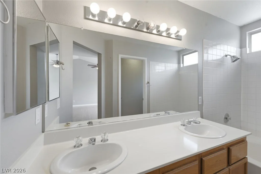 1725 Walingwood, North Las Vegas, NV 89031