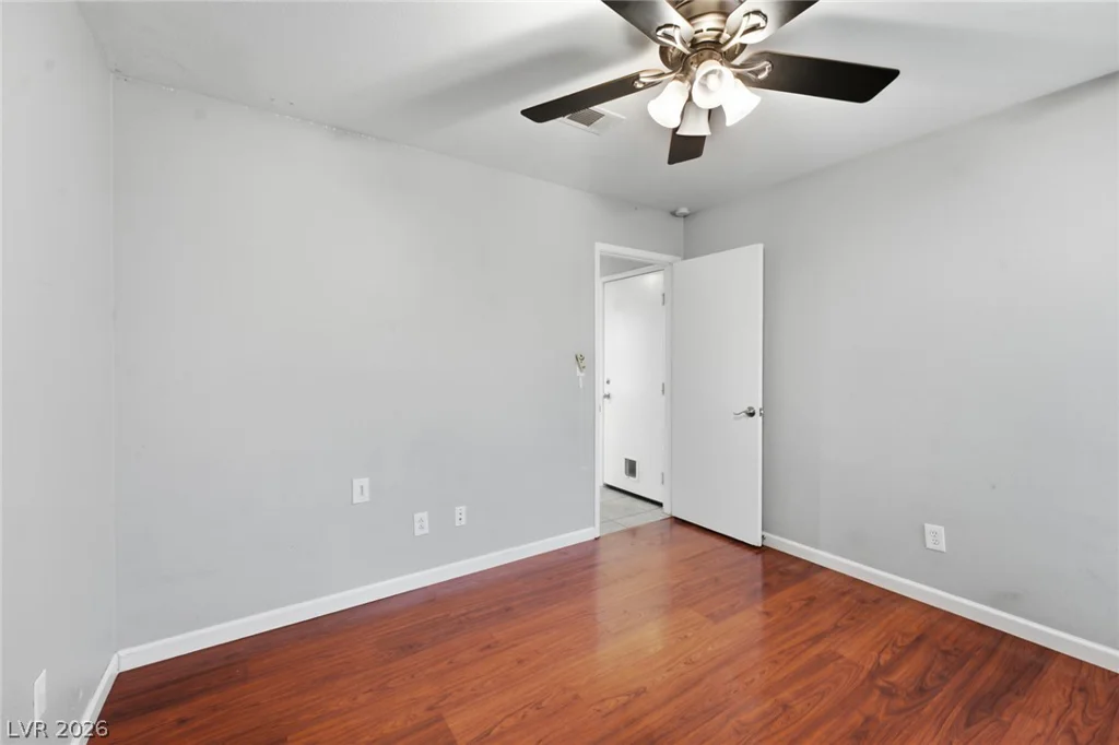 1725 Walingwood, North Las Vegas, NV 89031
