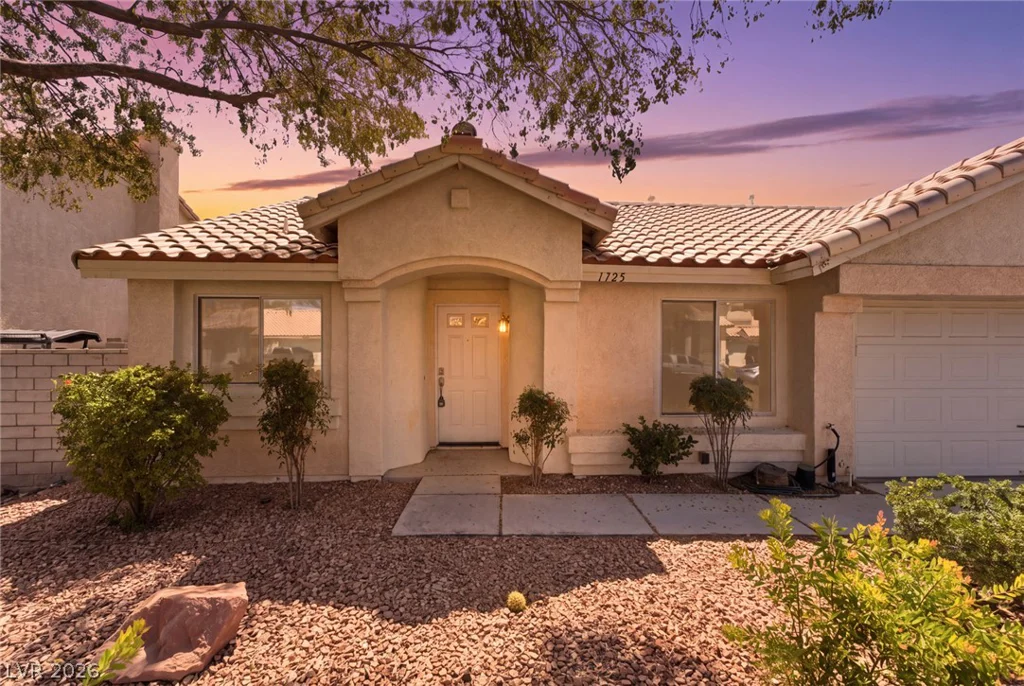 1725 Walingwood, North Las Vegas, NV 89031
