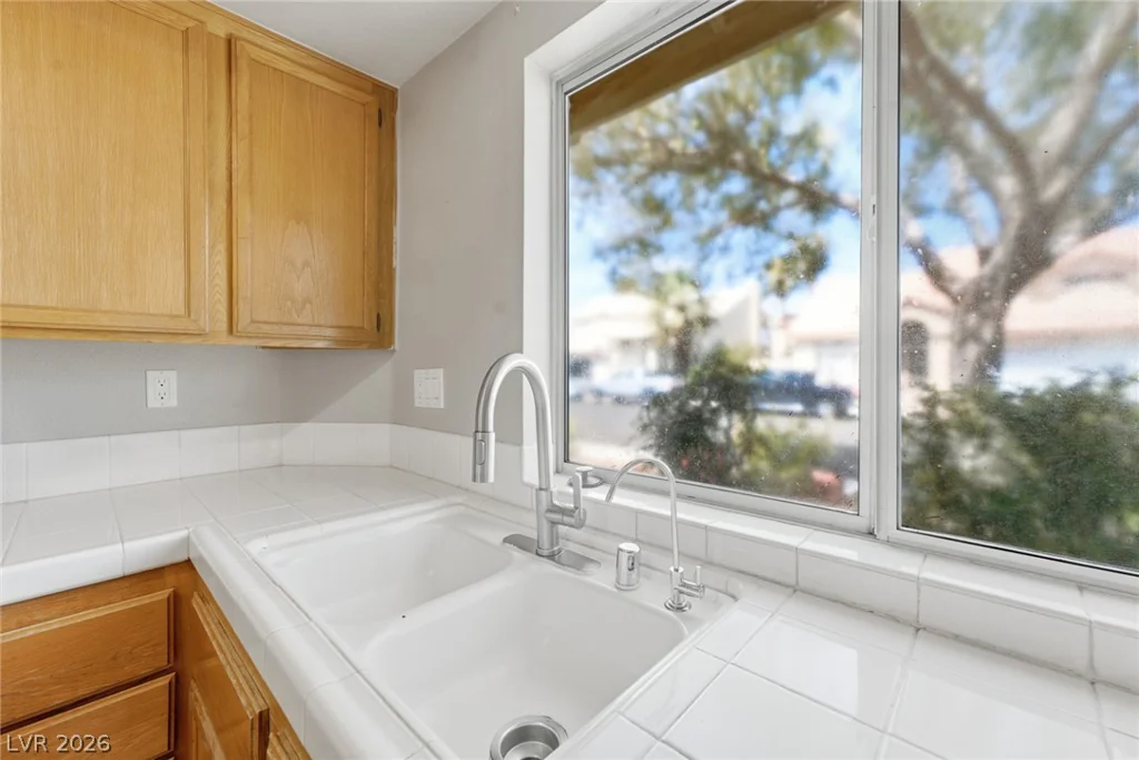 1725 Walingwood, North Las Vegas, NV 89031