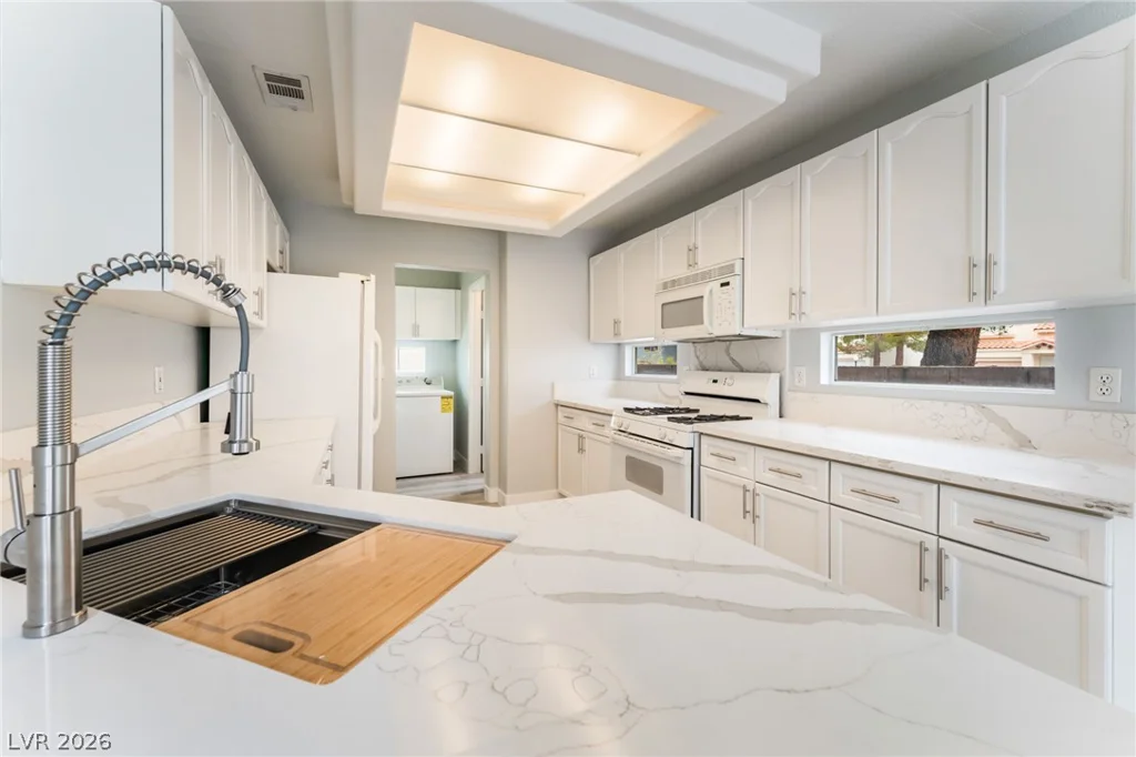 8813 Hampton Green, Las Vegas, NV 89129