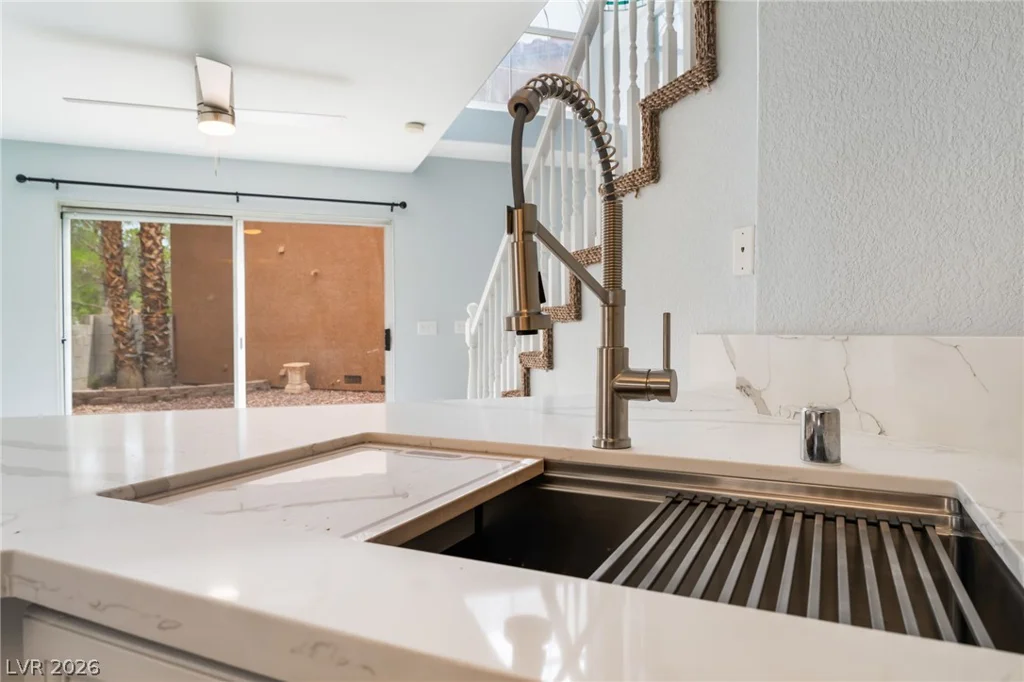 8813 Hampton Green, Las Vegas, NV 89129