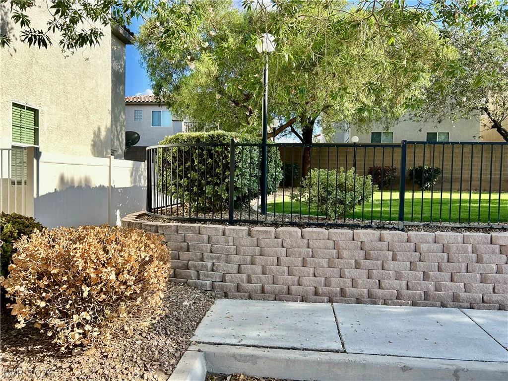 7683 Hampton Park, Las Vegas, NV 89113