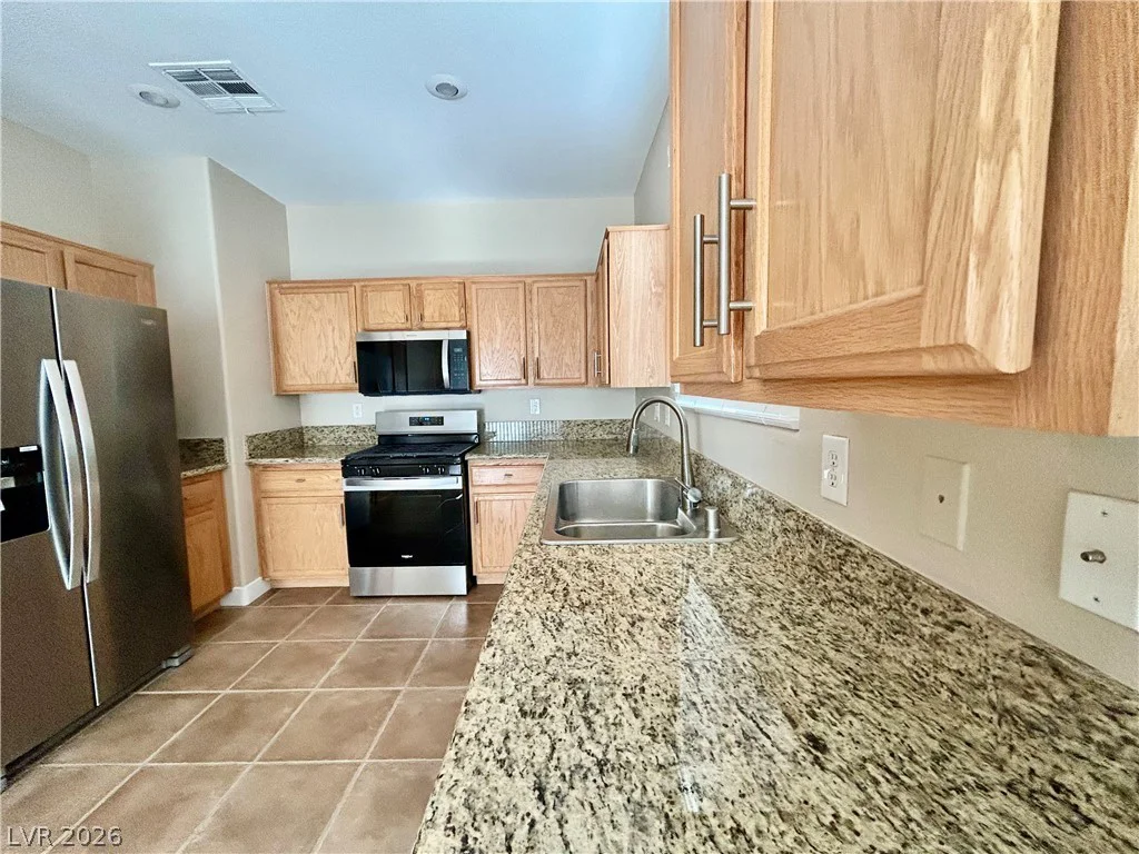 7683 Hampton Park, Las Vegas, NV 89113