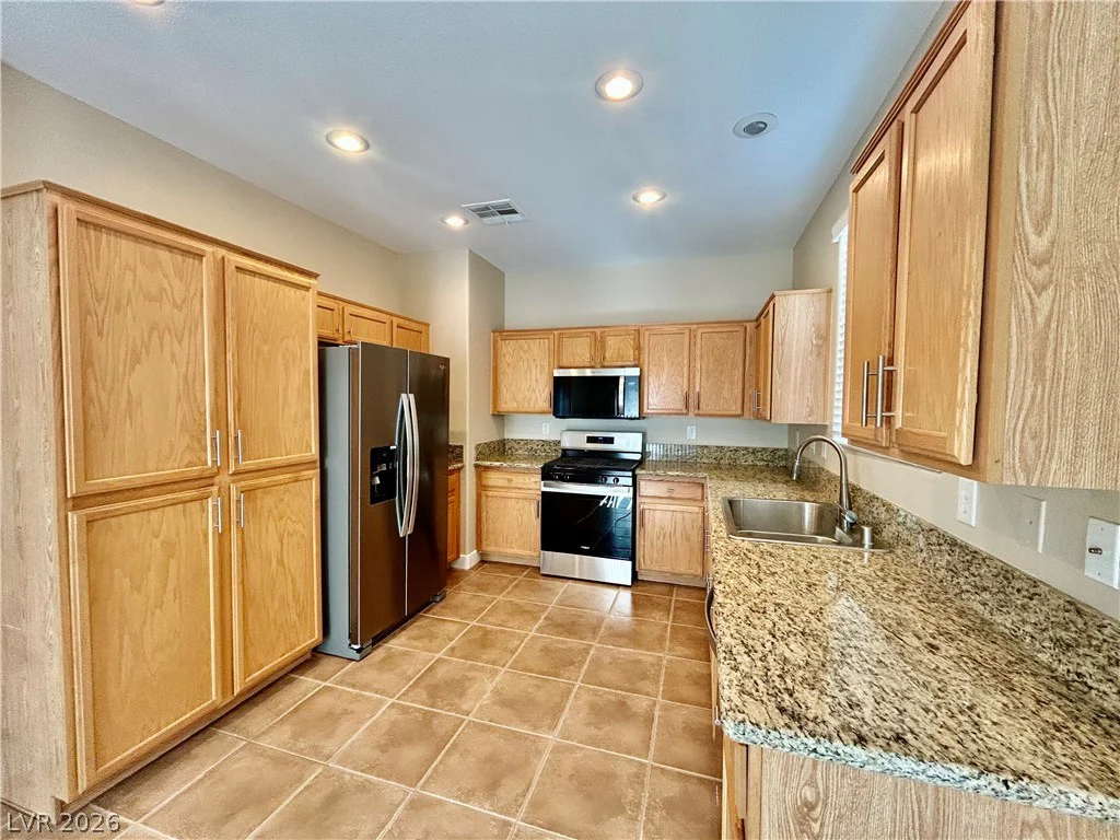 7683 Hampton Park, Las Vegas, NV 89113