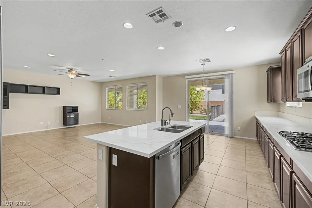 10104 Amana Oaks, Las Vegas, NV 89166