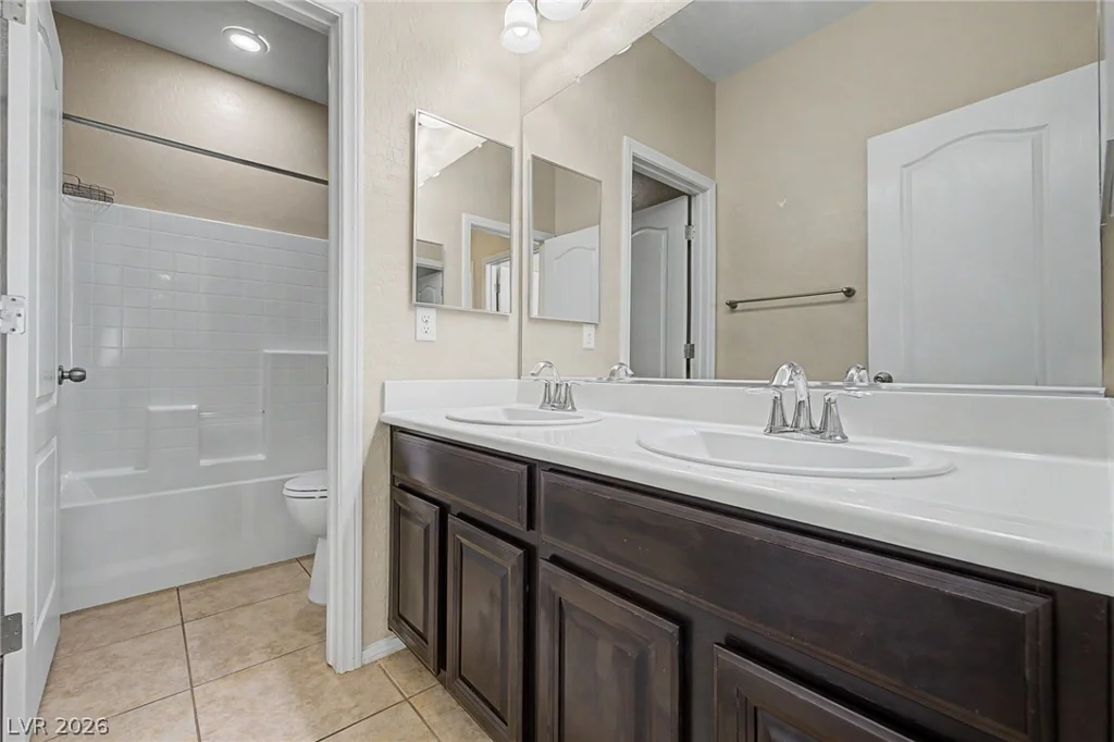 10104 Amana Oaks, Las Vegas, NV 89166