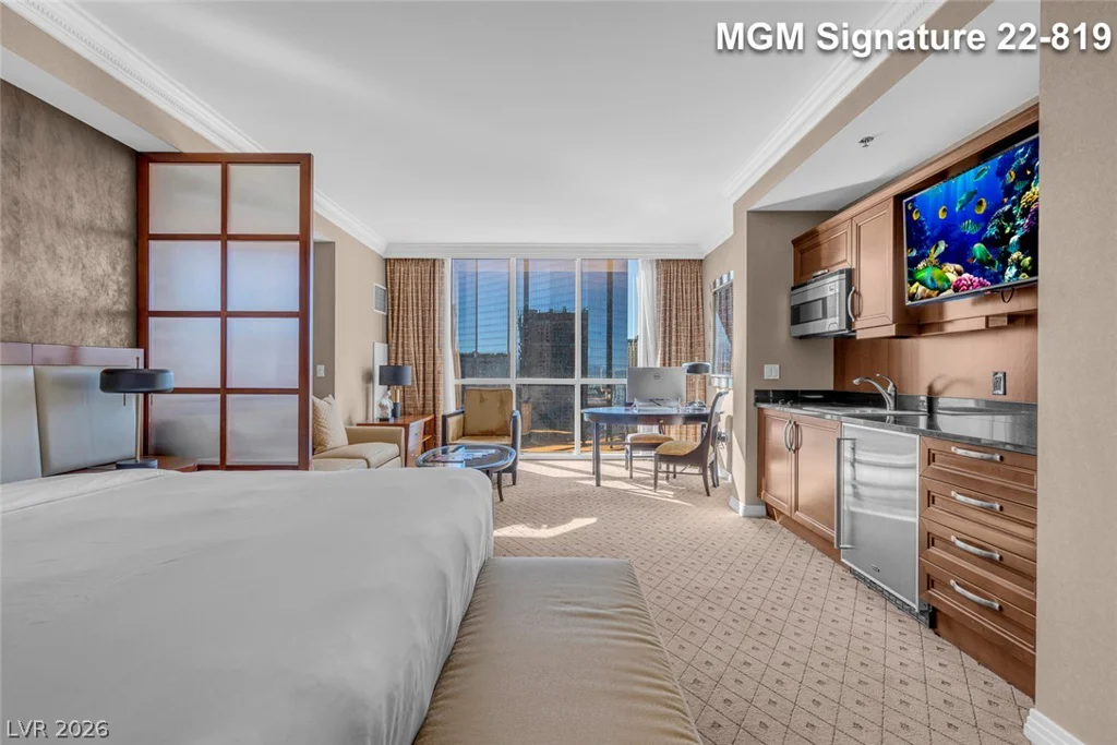 125 Harmon, Las Vegas, NV 89109