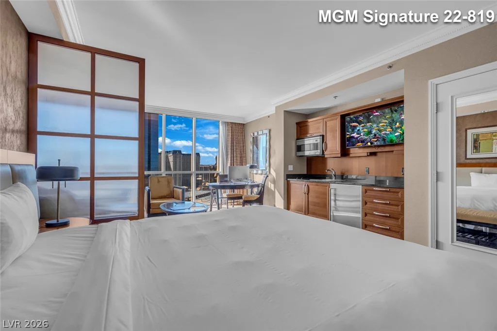 125 Harmon, Las Vegas, NV 89109
