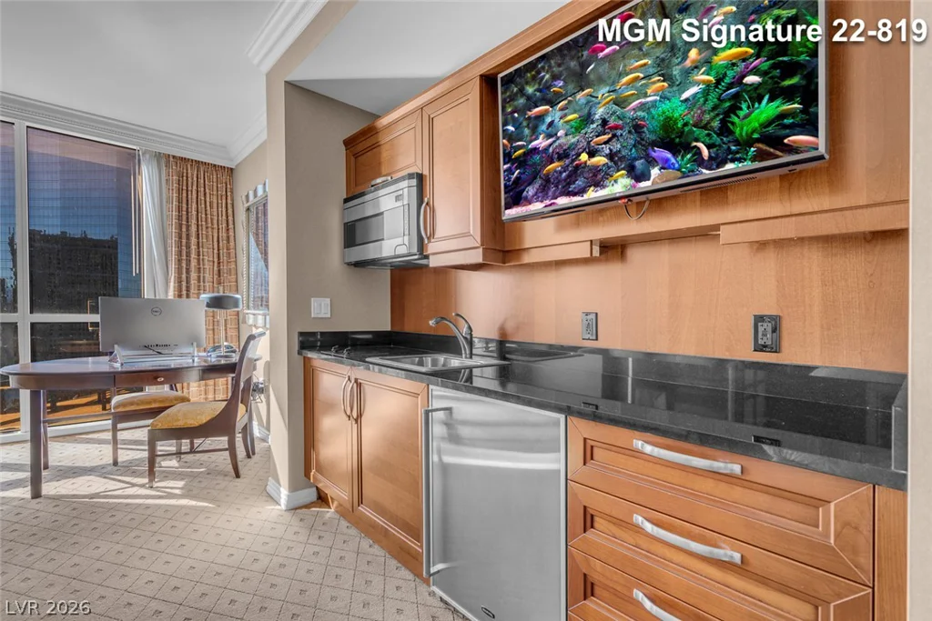 125 Harmon, Las Vegas, NV 89109