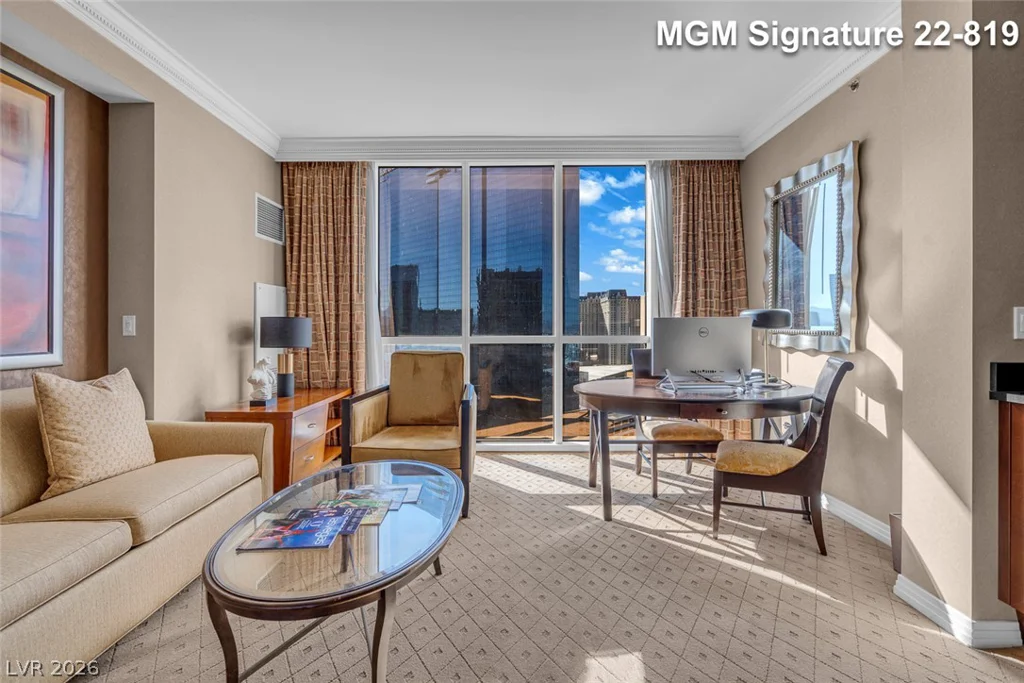 125 Harmon, Las Vegas, NV 89109