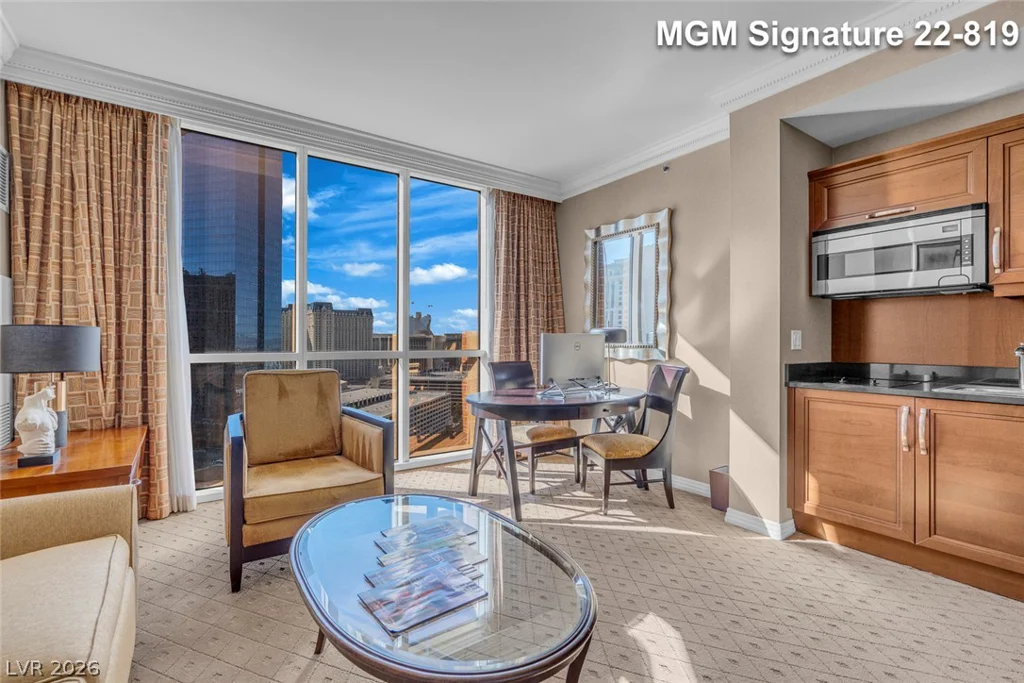 125 Harmon, Las Vegas, NV 89109