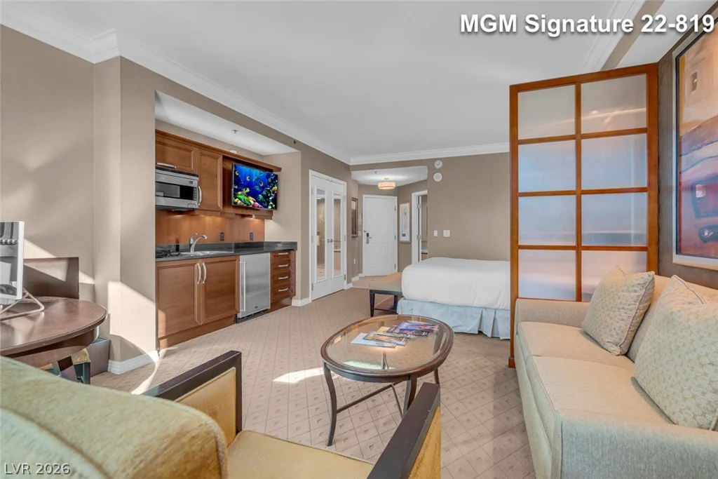 125 Harmon, Las Vegas, NV 89109
