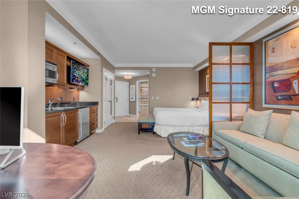 125 Harmon, Las Vegas, NV 89109