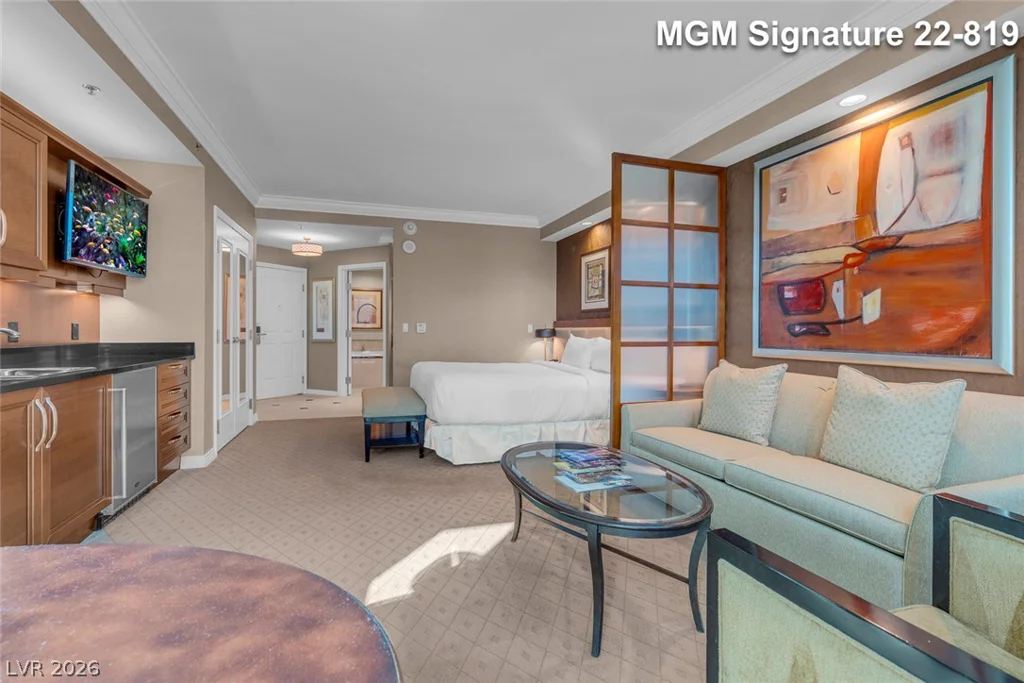 125 Harmon, Las Vegas, NV 89109