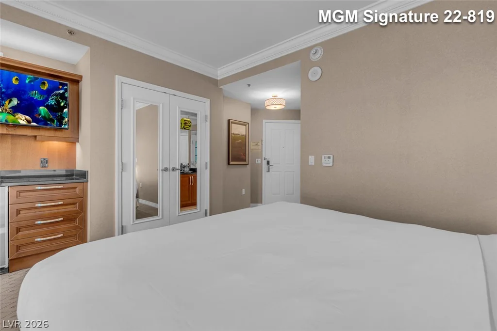 125 Harmon, Las Vegas, NV 89109