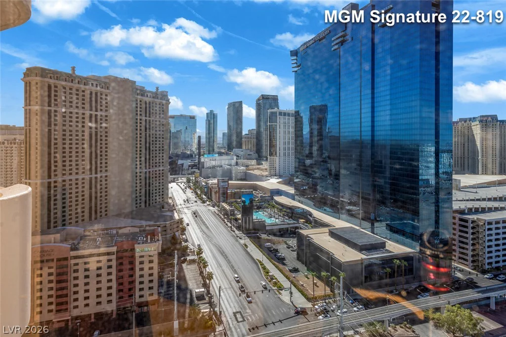 125 Harmon, Las Vegas, NV 89109