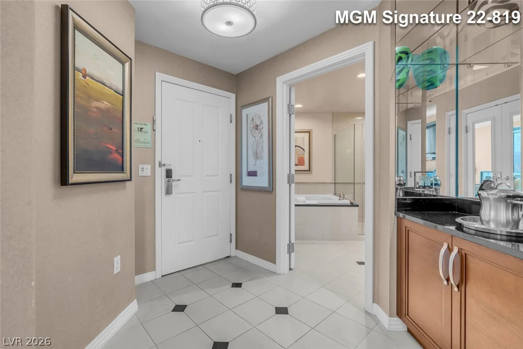 125 Harmon, Las Vegas, NV 89109