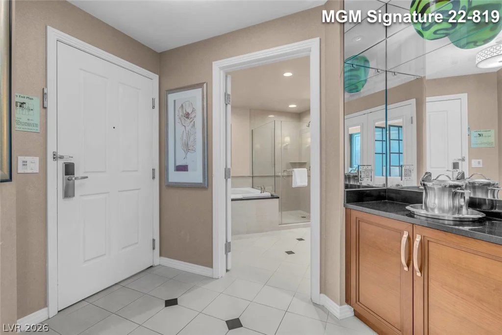 125 Harmon, Las Vegas, NV 89109