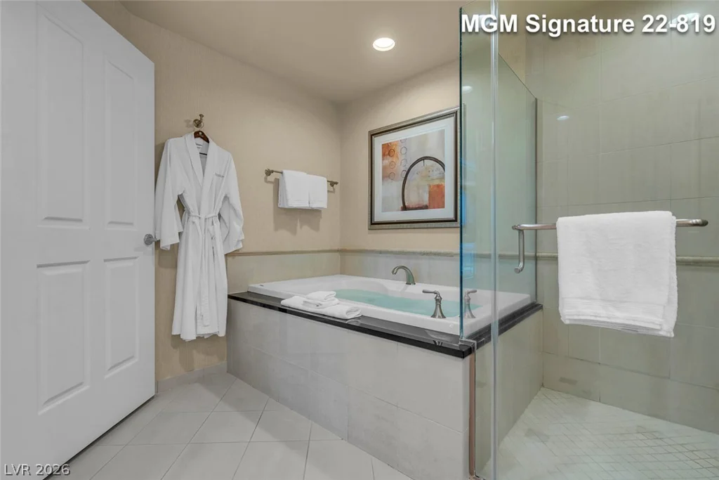 125 Harmon, Las Vegas, NV 89109