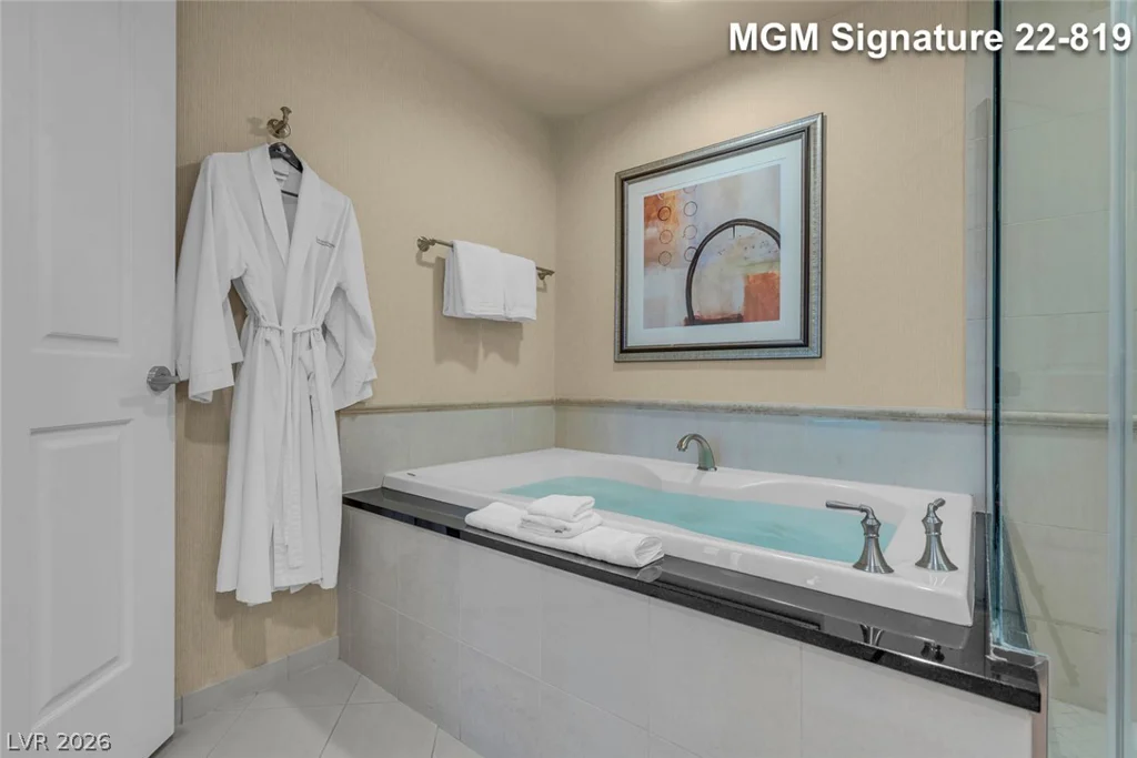 125 Harmon, Las Vegas, NV 89109