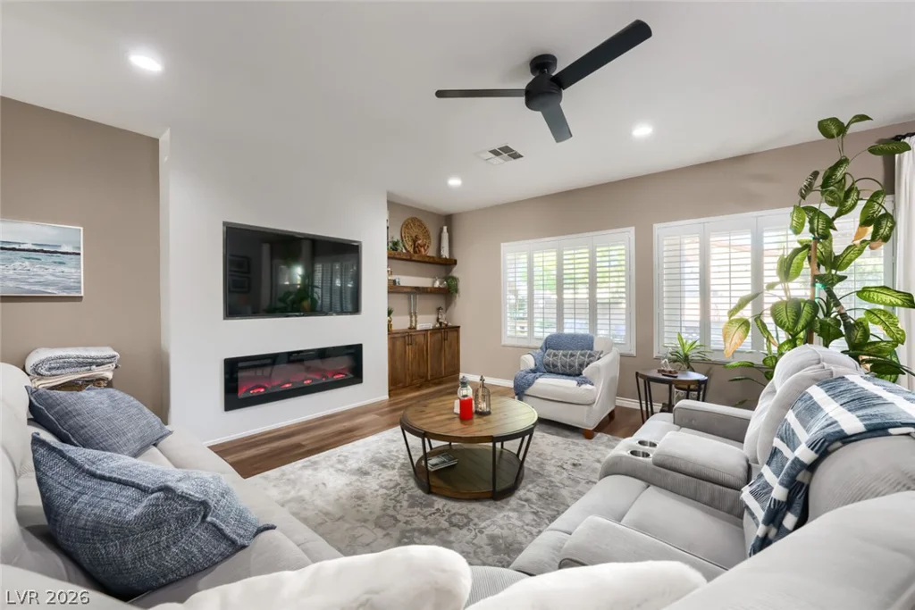7356 Petrel, North Las Vegas, NV 89084