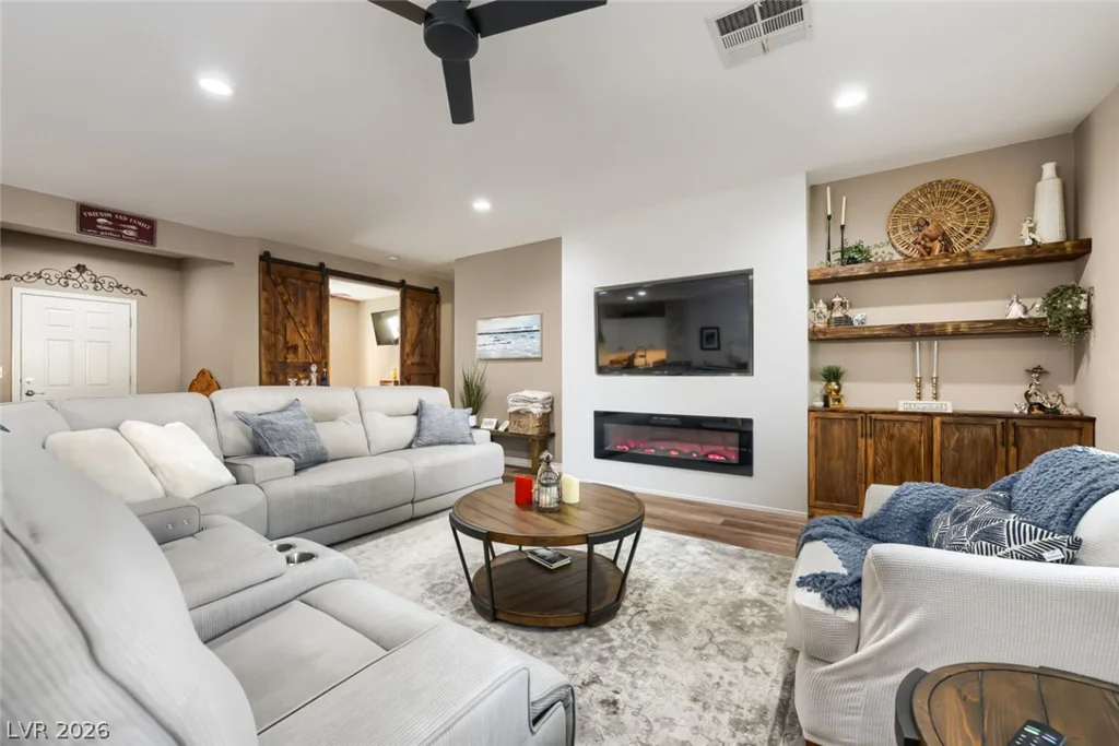7356 Petrel, North Las Vegas, NV 89084