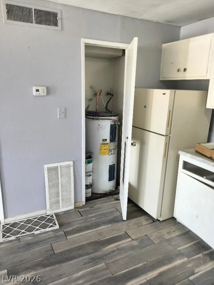 3718 Hazelwood, Las Vegas, NV 89119