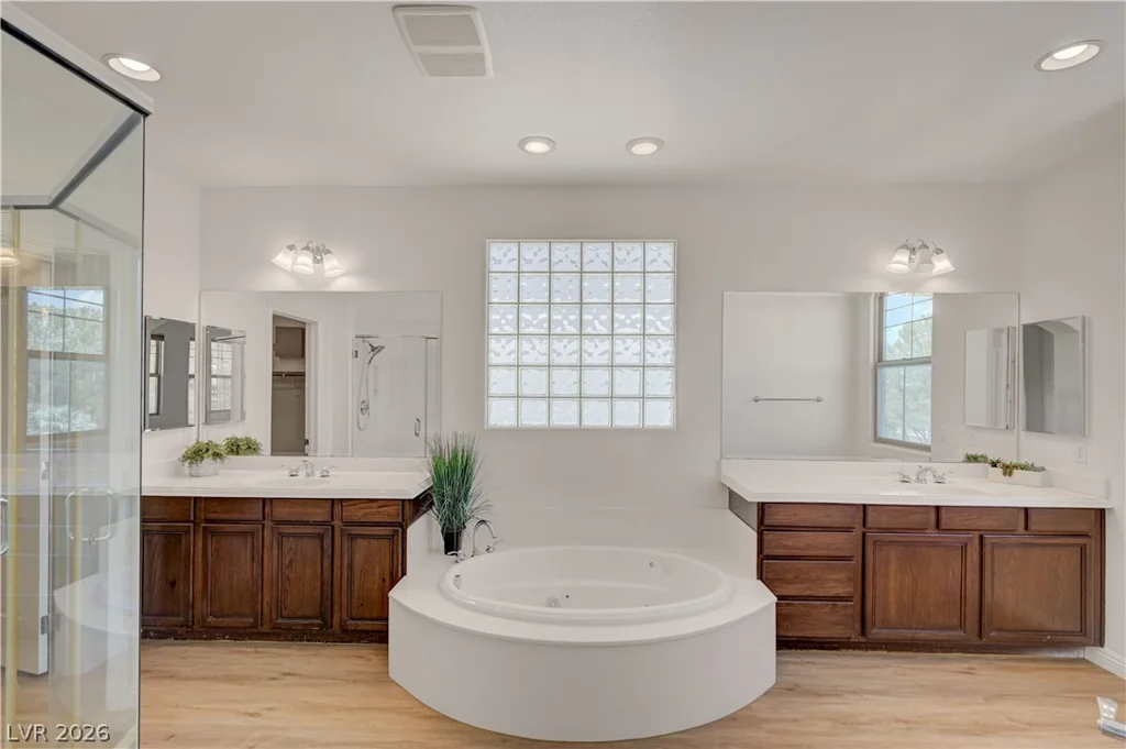 9240 Worsley Park, Las Vegas, NV 89145