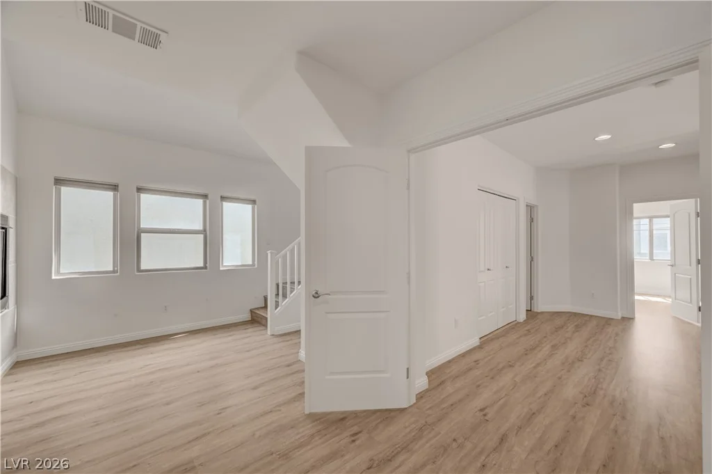 9240 Worsley Park, Las Vegas, NV 89145
