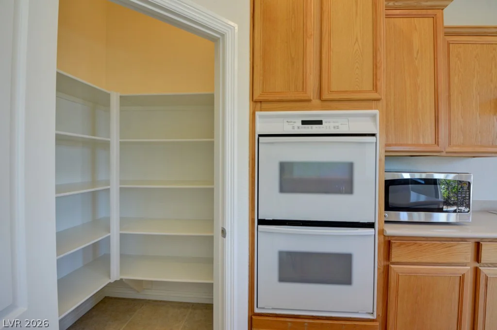 9240 Worsley Park, Las Vegas, NV 89145