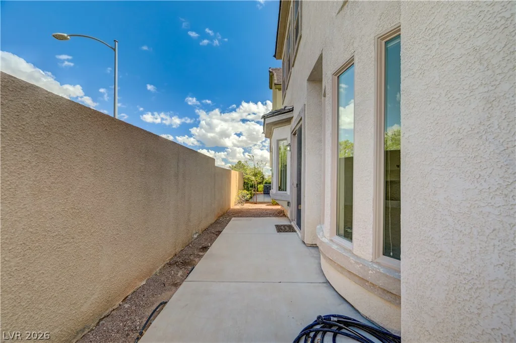 9240 Worsley Park, Las Vegas, NV 89145