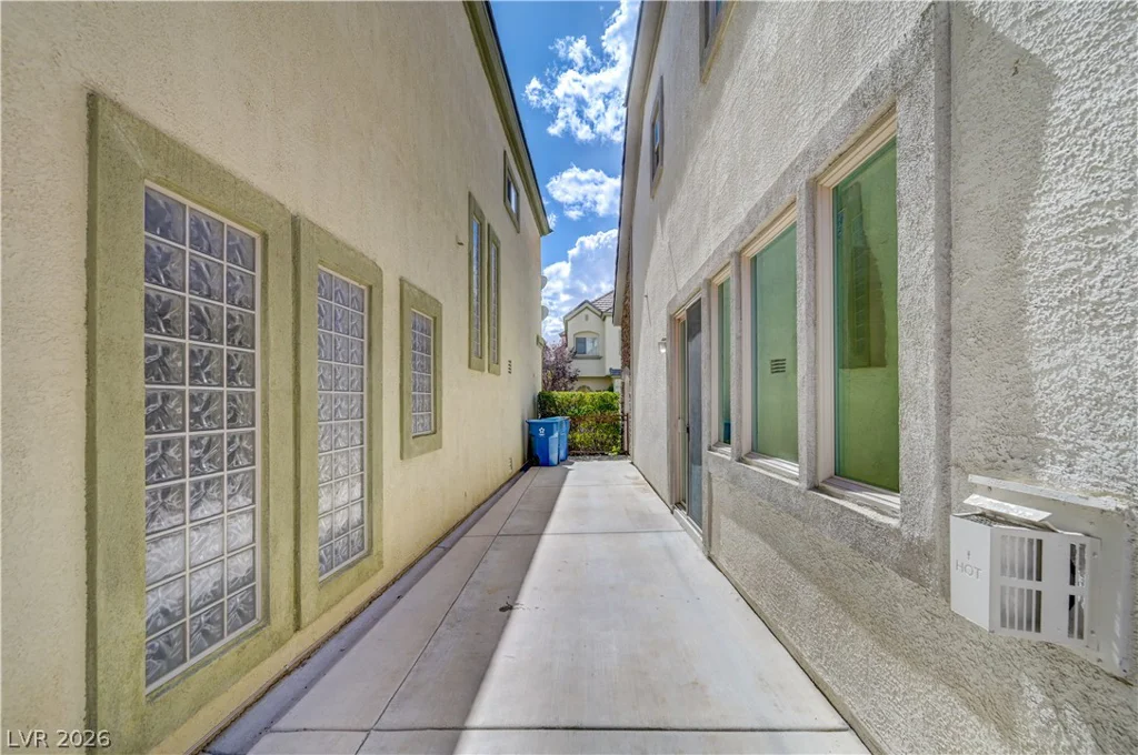9240 Worsley Park, Las Vegas, NV 89145