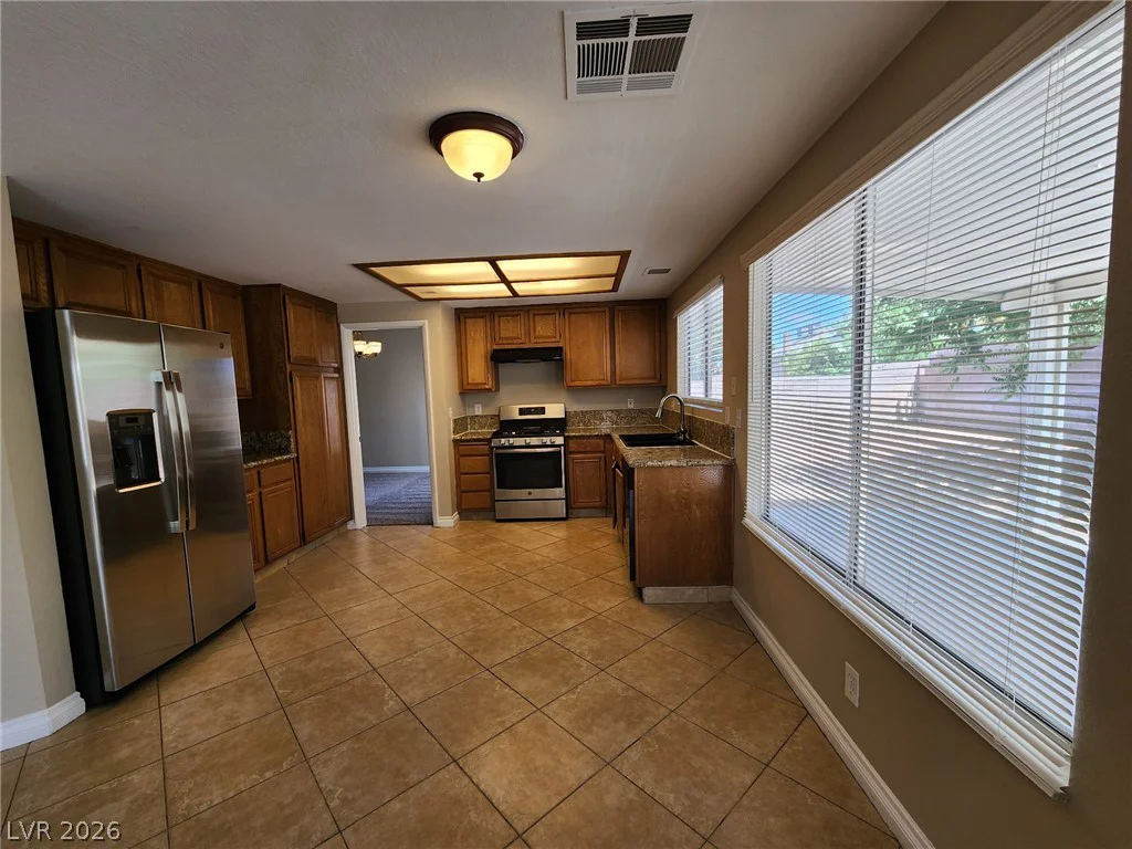6703 Dominion, Las Vegas, NV 89103