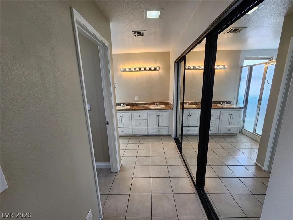 6703 Dominion, Las Vegas, NV 89103
