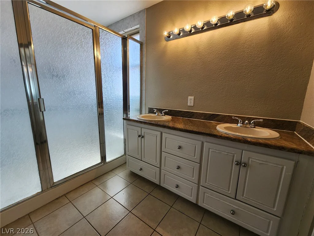 6703 Dominion, Las Vegas, NV 89103