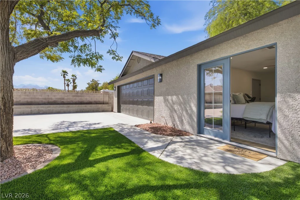 6156 Foxcroft, Las Vegas, NV 89108