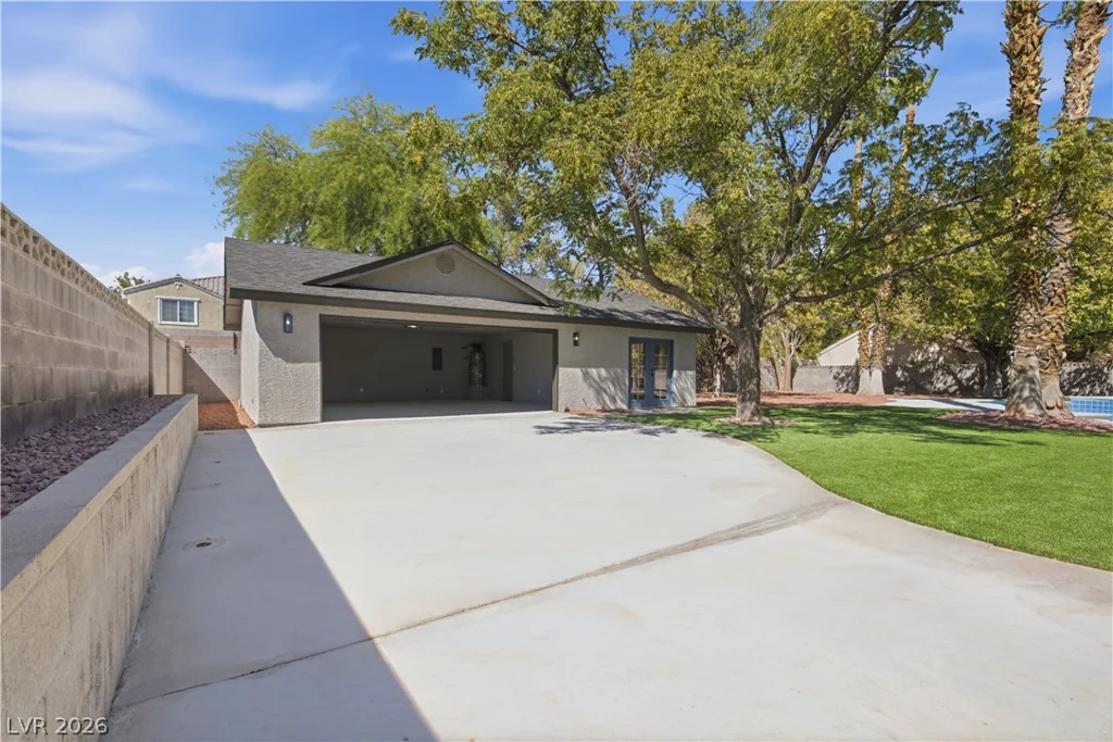 6156 Foxcroft, Las Vegas, NV 89108