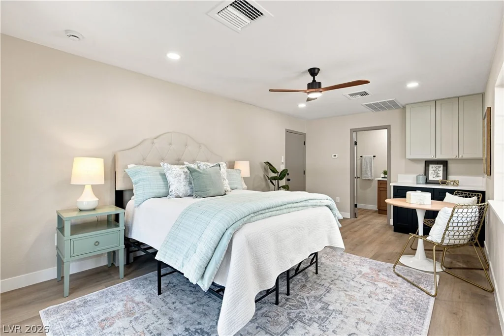 6156 Foxcroft, Las Vegas, NV 89108