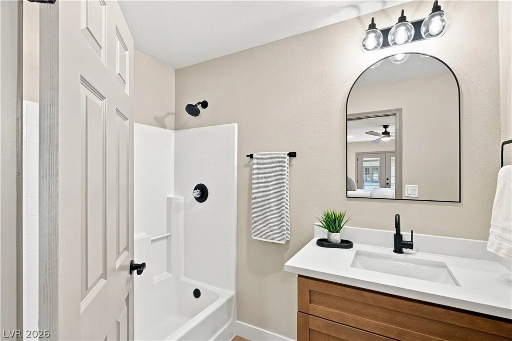 6156 Foxcroft, Las Vegas, NV 89108