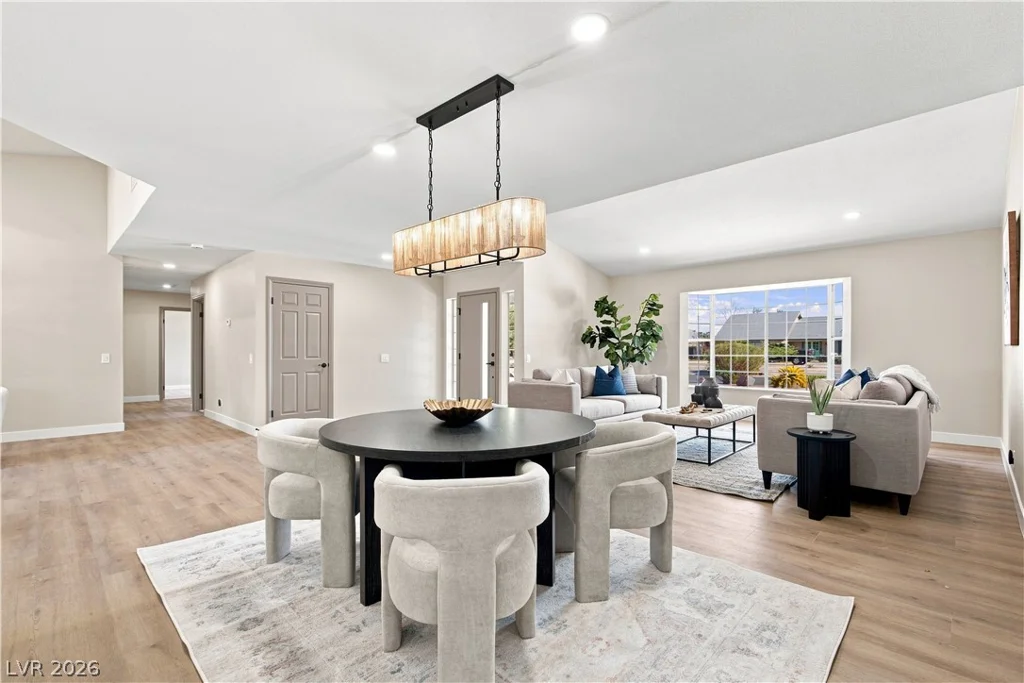 6156 Foxcroft, Las Vegas, NV 89108