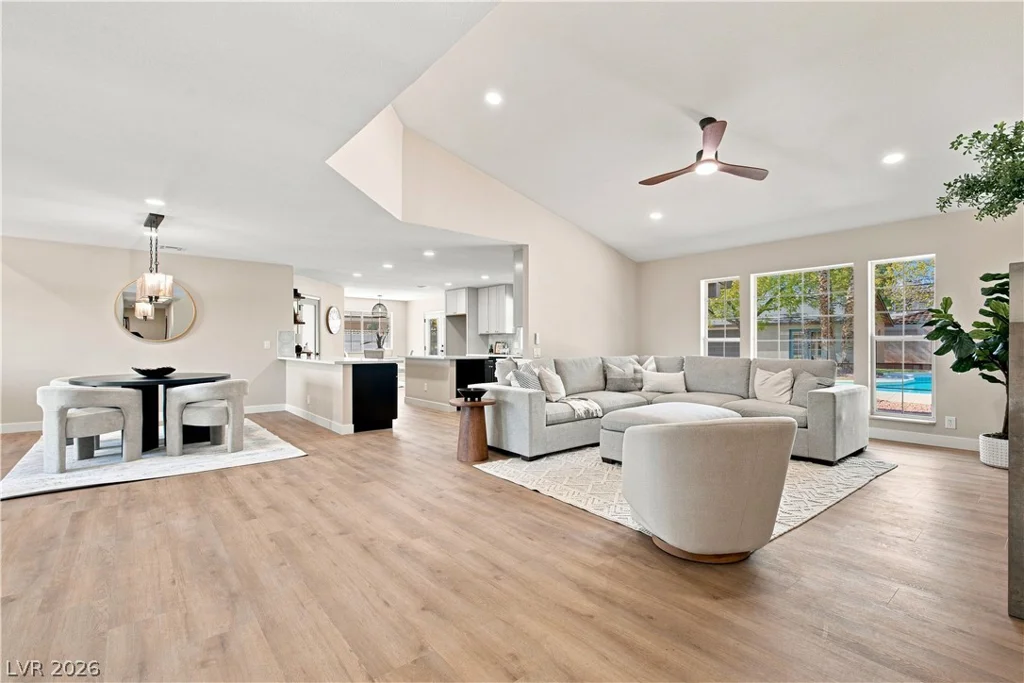 6156 Foxcroft, Las Vegas, NV 89108