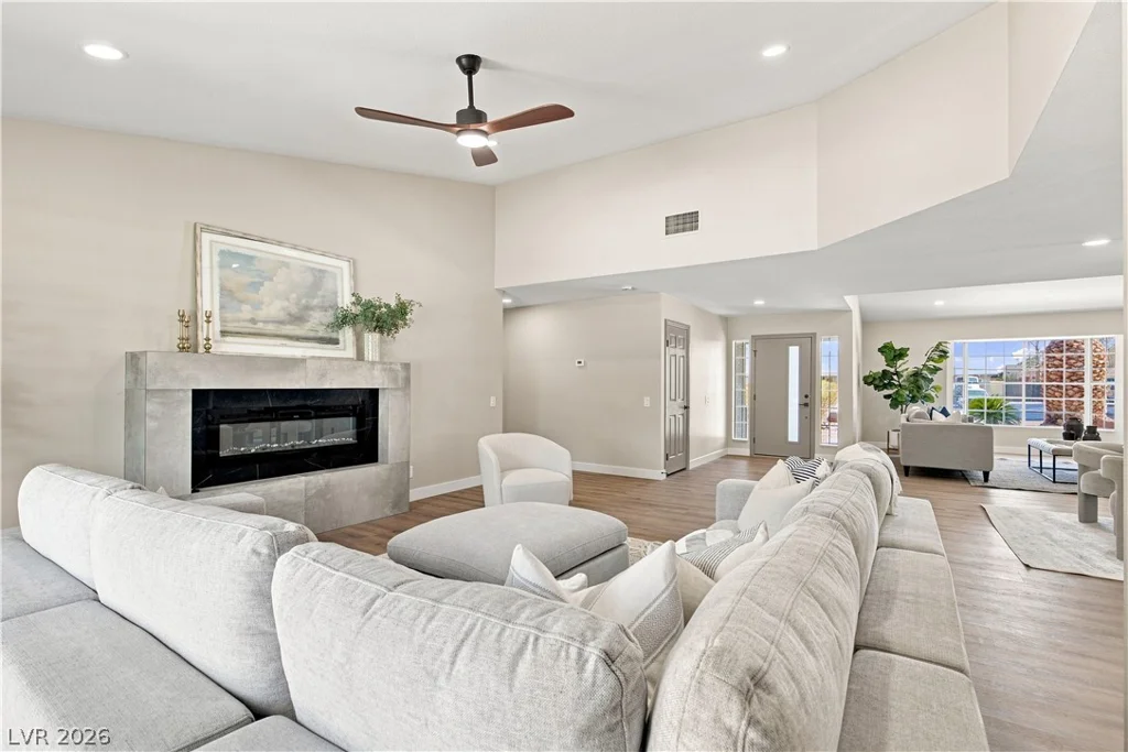 6156 Foxcroft, Las Vegas, NV 89108