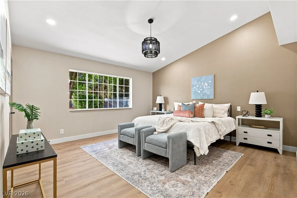 6156 Foxcroft, Las Vegas, NV 89108