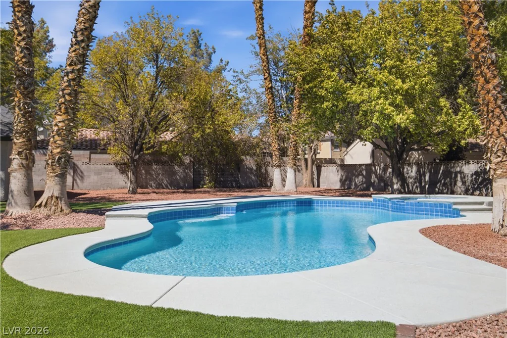 6156 Foxcroft, Las Vegas, NV 89108