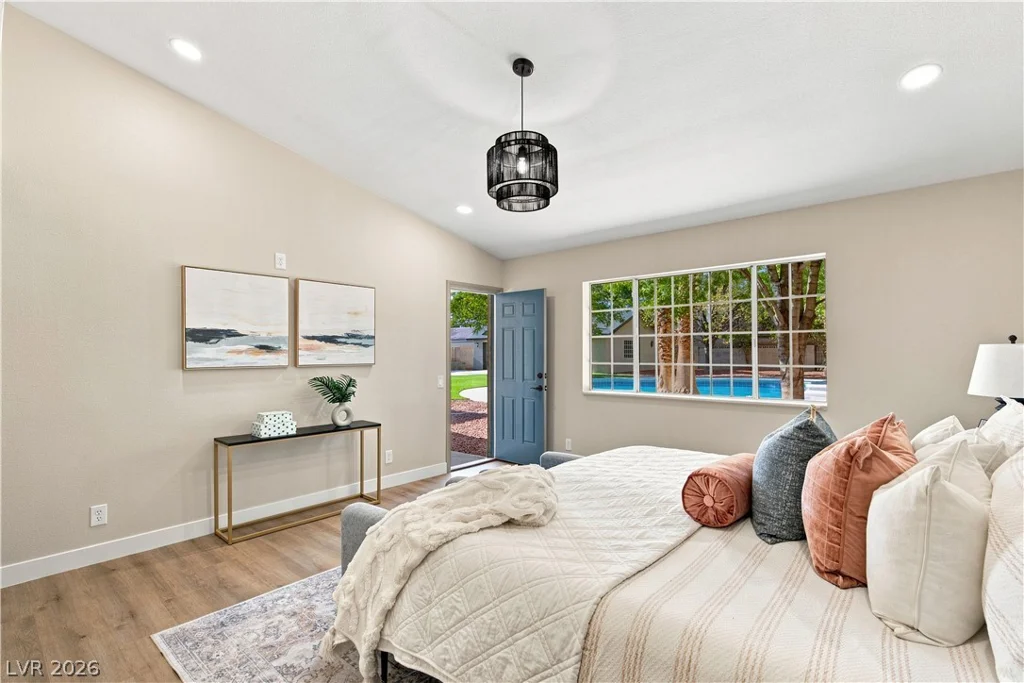 6156 Foxcroft, Las Vegas, NV 89108