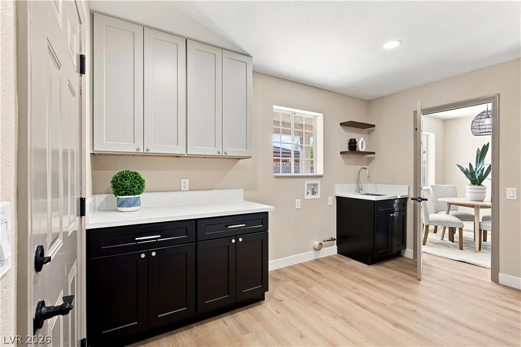 6156 Foxcroft, Las Vegas, NV 89108